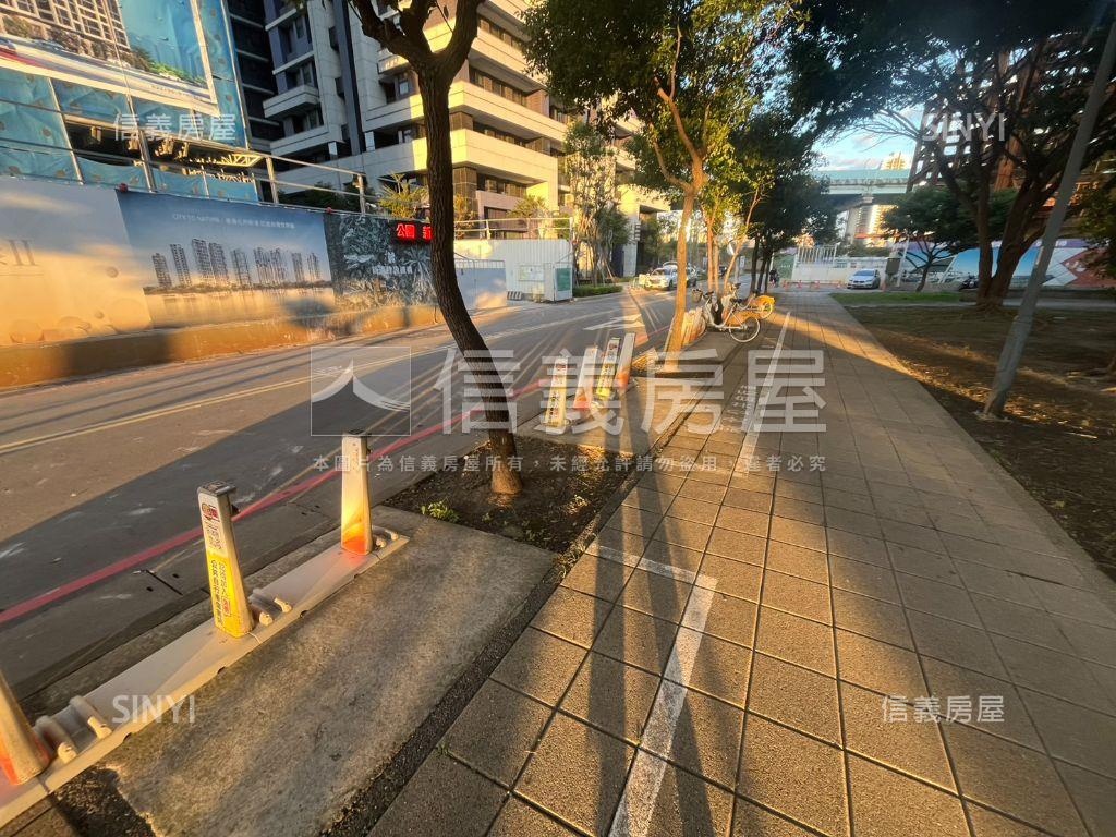 新濠漾ＩＩ兩房車位房屋室內格局與周邊環境