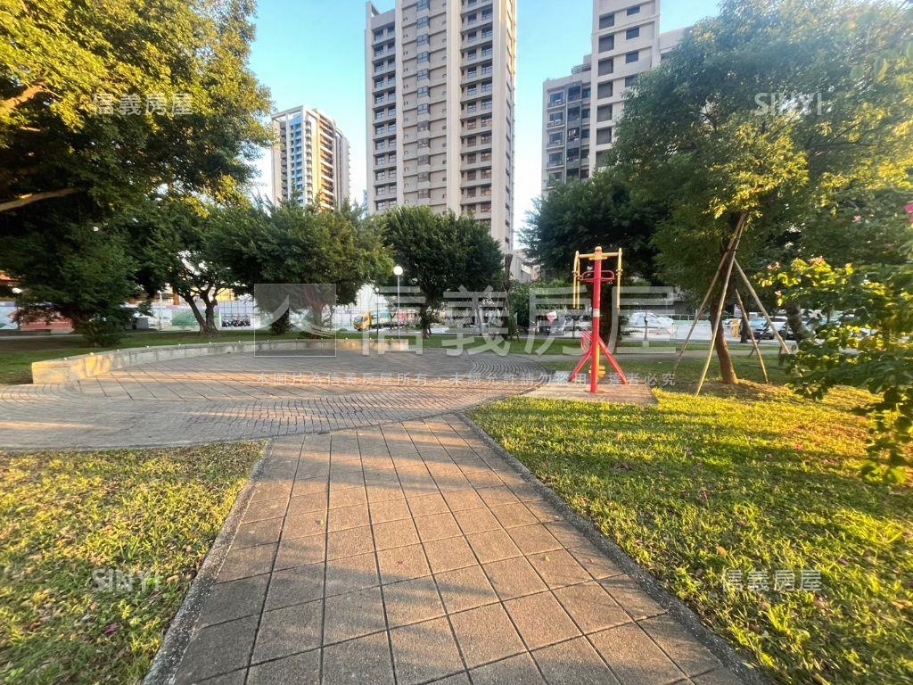 新濠漾ＩＩ兩房車位房屋室內格局與周邊環境