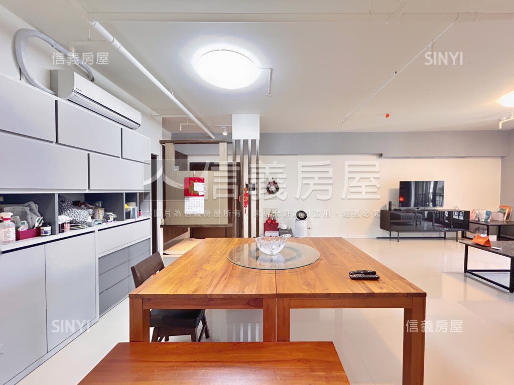 新北郡高樓四房美屋房屋室內格局與周邊環境