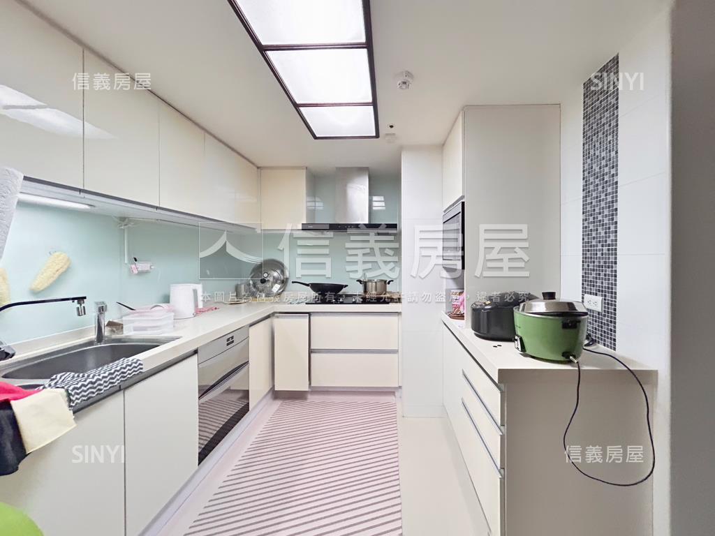 新北郡高樓四房美屋房屋室內格局與周邊環境