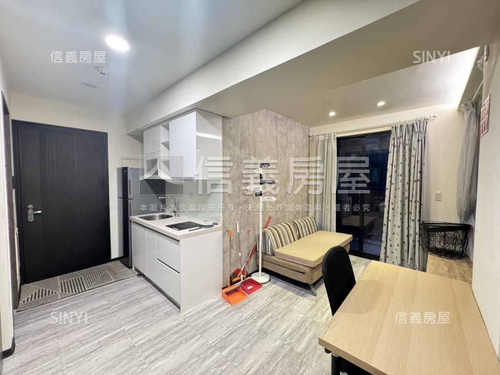 屋齡６年綠景套房房屋室內格局與周邊環境