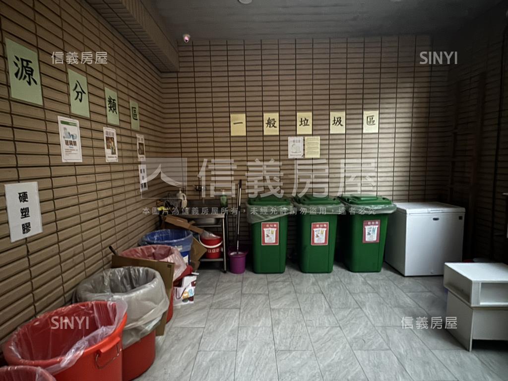 屋齡６年綠景套房房屋室內格局與周邊環境