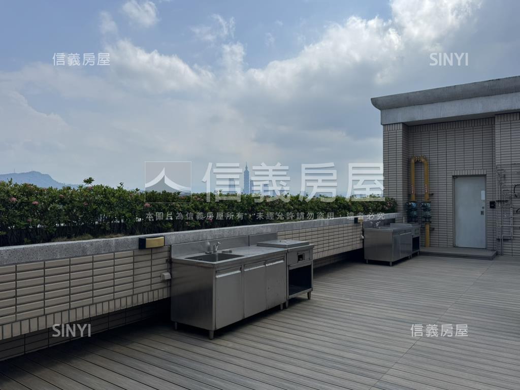 屋齡６年綠景套房房屋室內格局與周邊環境