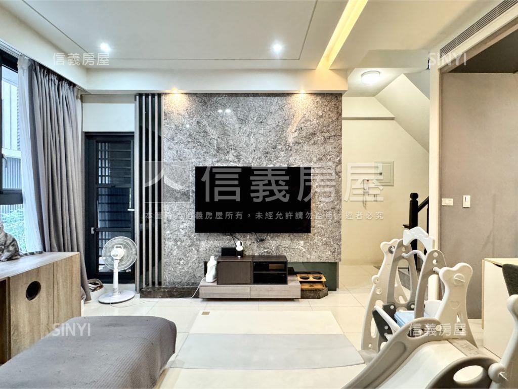 屋齡５年！高大面寬美車墅房屋室內格局與周邊環境