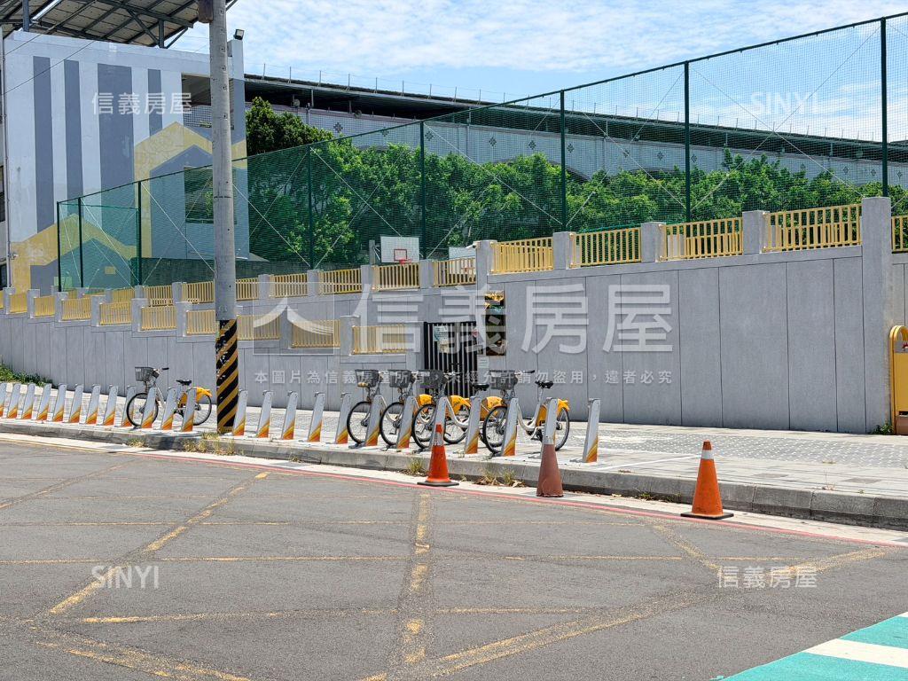 近潭子火車站霸氣角店房屋室內格局與周邊環境