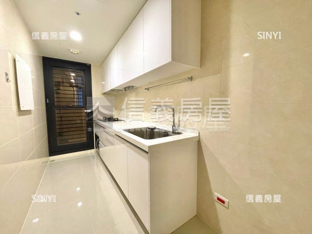 專任★雙峰匯★邊間美２房房屋室內格局與周邊環境