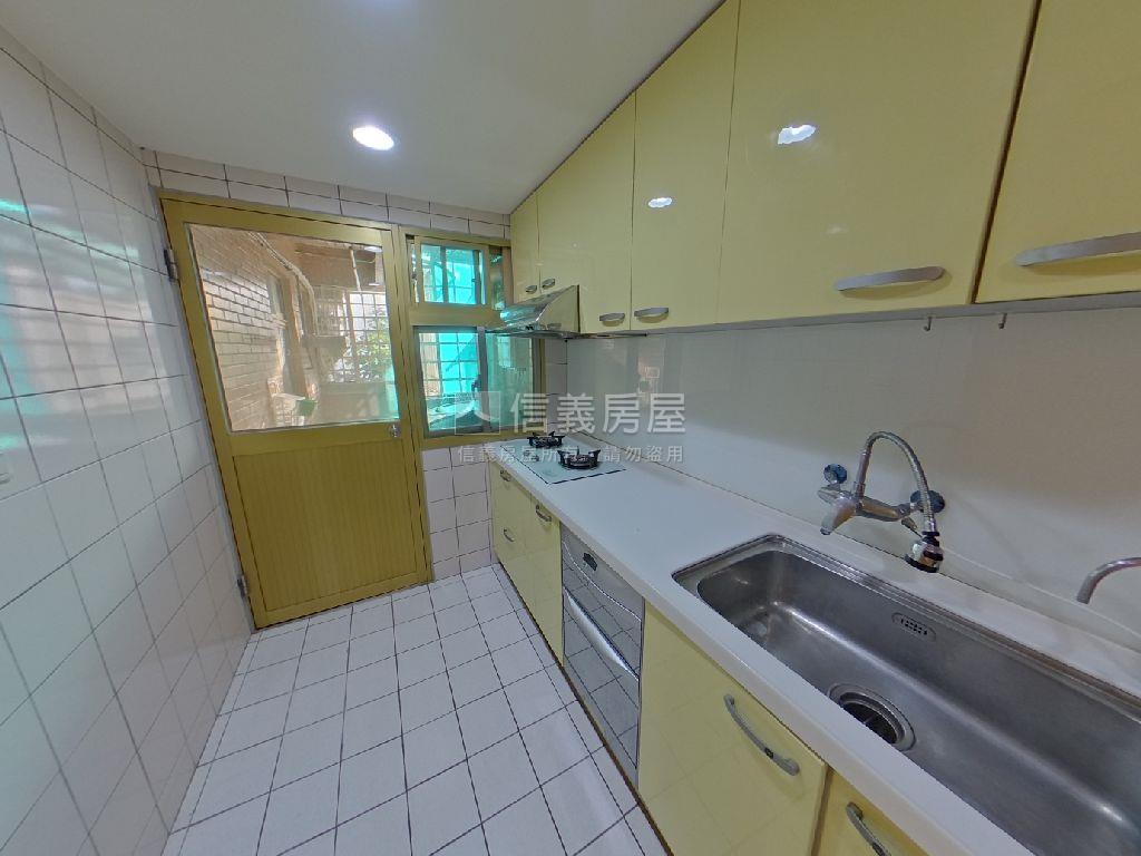 空三Ｂ區庭院一樓房屋室內格局與周邊環境