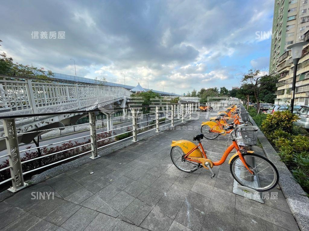 新美齊帝王美景３房車位房屋室內格局與周邊環境