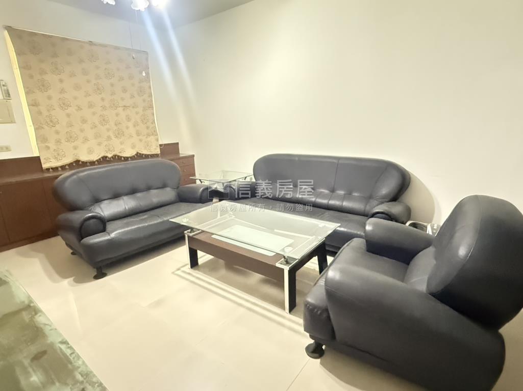 陽明商圈正路騎樓美透天房屋室內格局與周邊環境