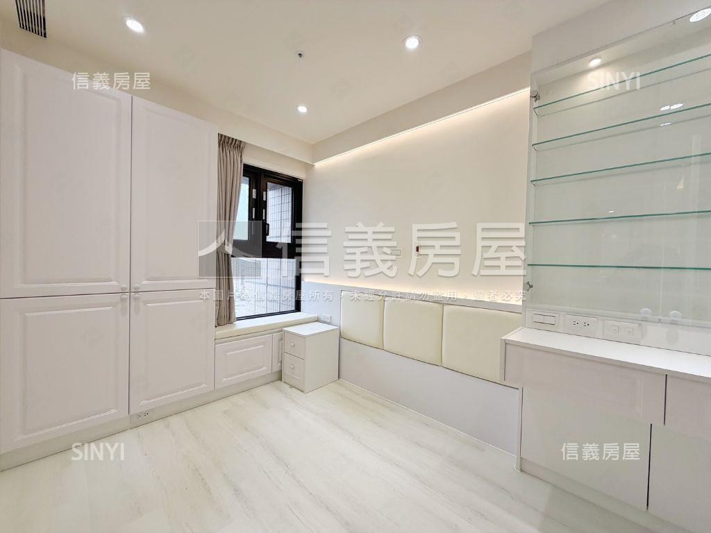 南勢角景觀戶有車位房屋室內格局與周邊環境