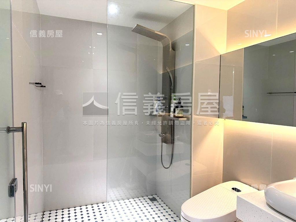 一品綠意高樓坡平車位房屋室內格局與周邊環境