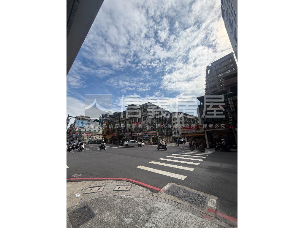 稀有四川路黃金店面房屋室內格局與周邊環境