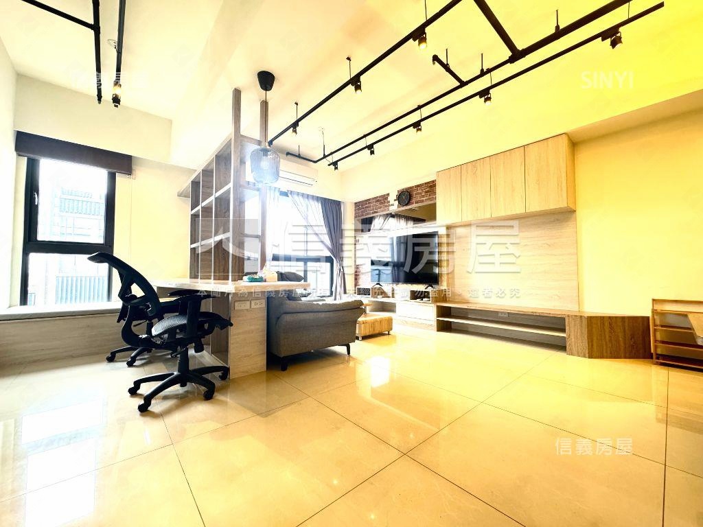 次頂樓精美裝潢兩房車位房屋室內格局與周邊環境