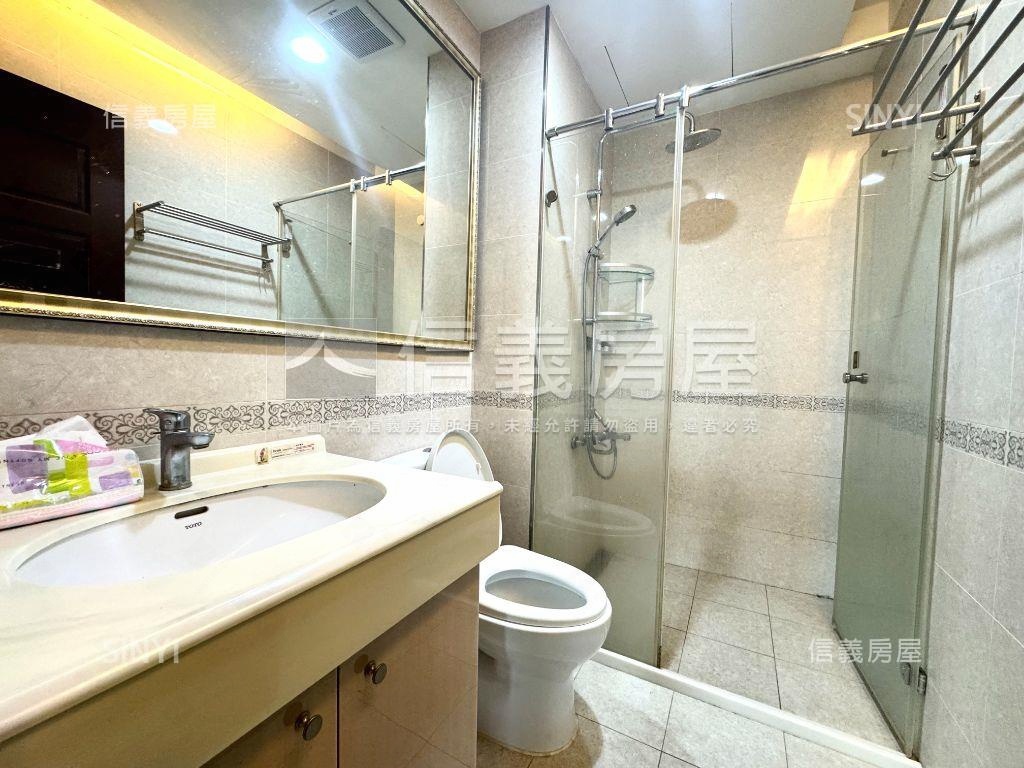 次頂樓精美裝潢兩房車位房屋室內格局與周邊環境