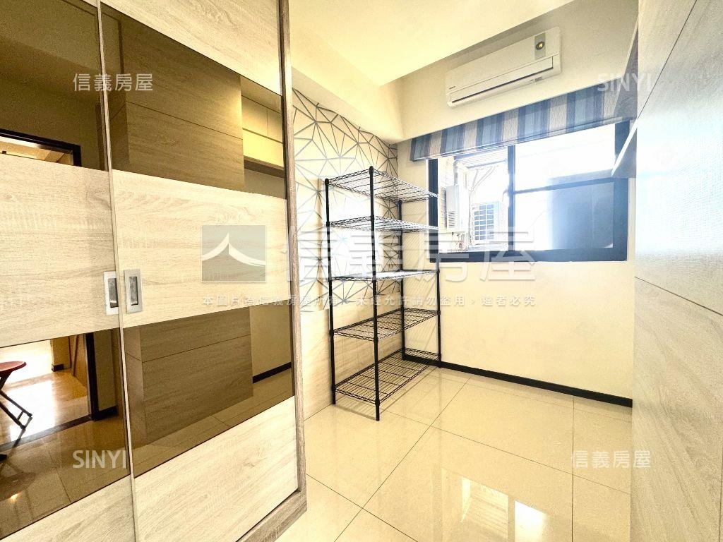 次頂樓精美裝潢兩房車位房屋室內格局與周邊環境