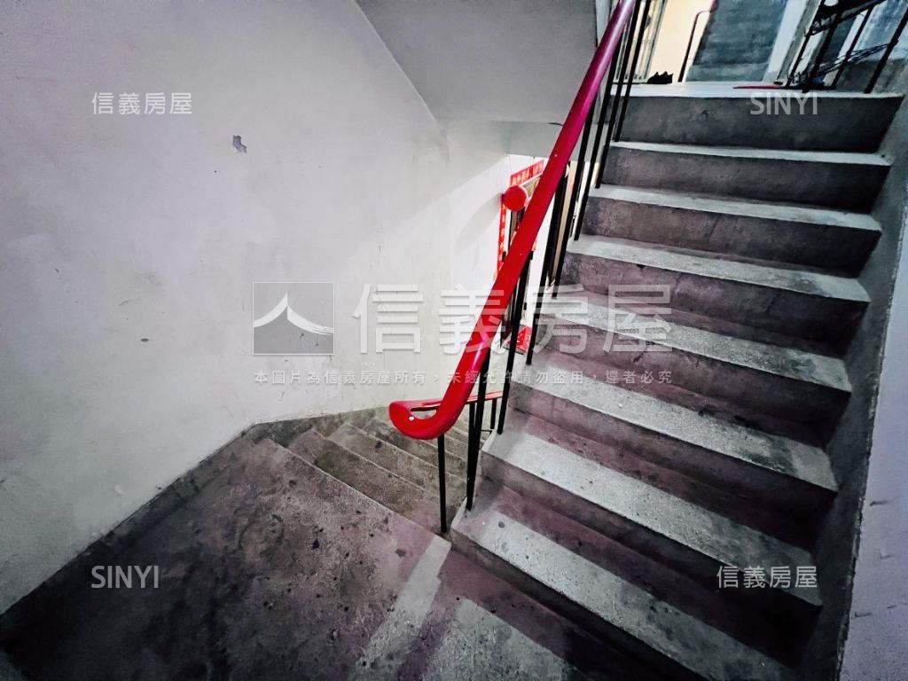 麗山學區新裝潢公寓房屋室內格局與周邊環境