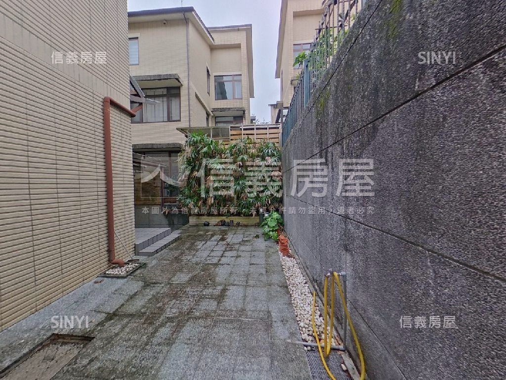 青山鎮莊園透天房屋室內格局與周邊環境