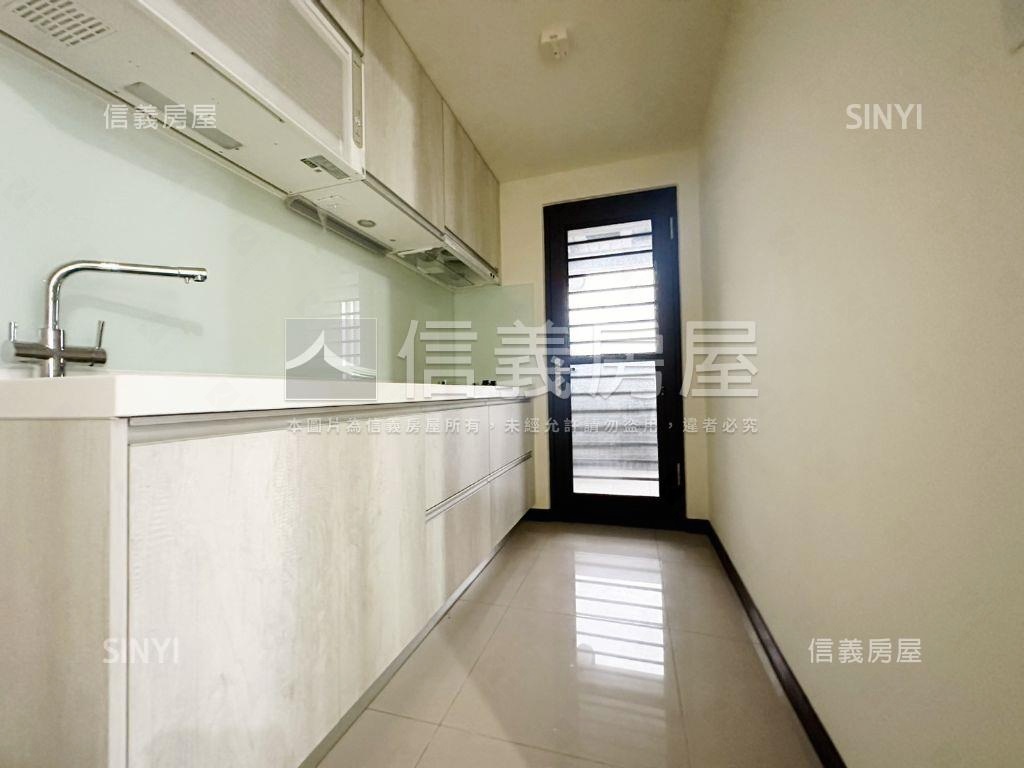 優美眺望河景三房平車宅房屋室內格局與周邊環境