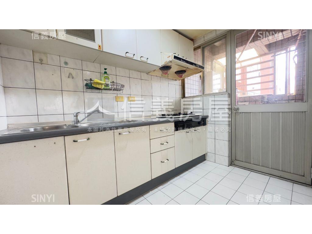 近捷運關渡山水３房房屋室內格局與周邊環境