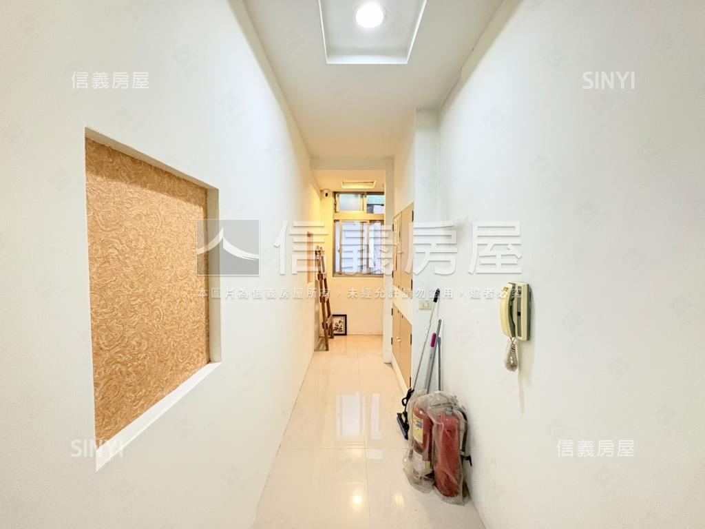 東湖捷運安康５房５衛浴房屋室內格局與周邊環境