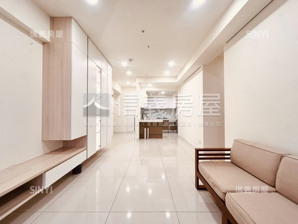 君泰面公園三房車位房屋室內格局與周邊環境