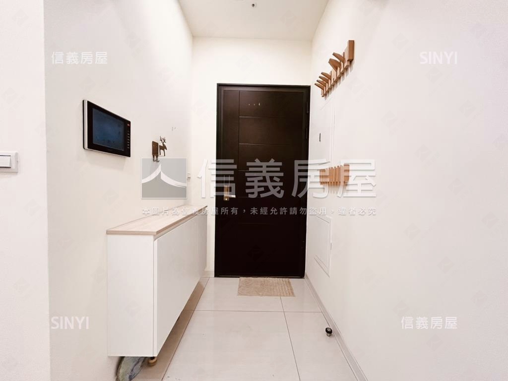 君泰面公園三房車位房屋室內格局與周邊環境