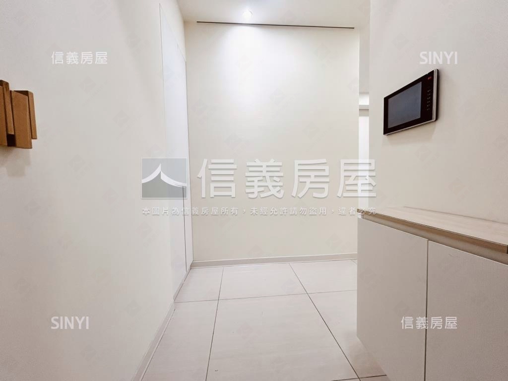 君泰面公園三房車位房屋室內格局與周邊環境