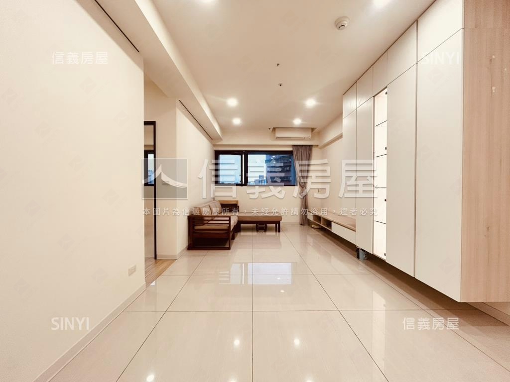 君泰面公園三房車位房屋室內格局與周邊環境