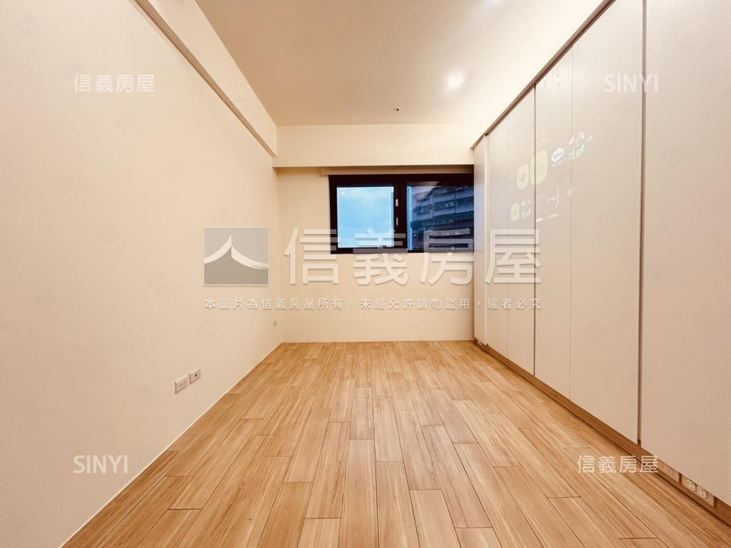 君泰面公園三房車位房屋室內格局與周邊環境