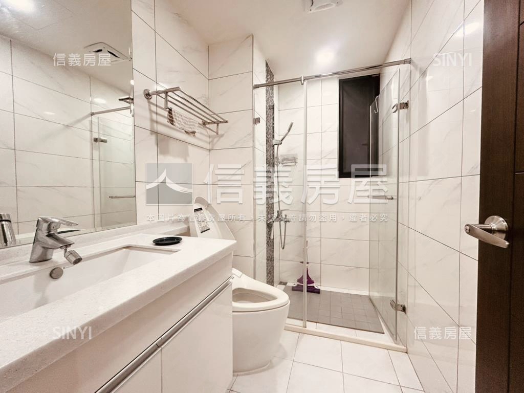 君泰面公園三房車位房屋室內格局與周邊環境