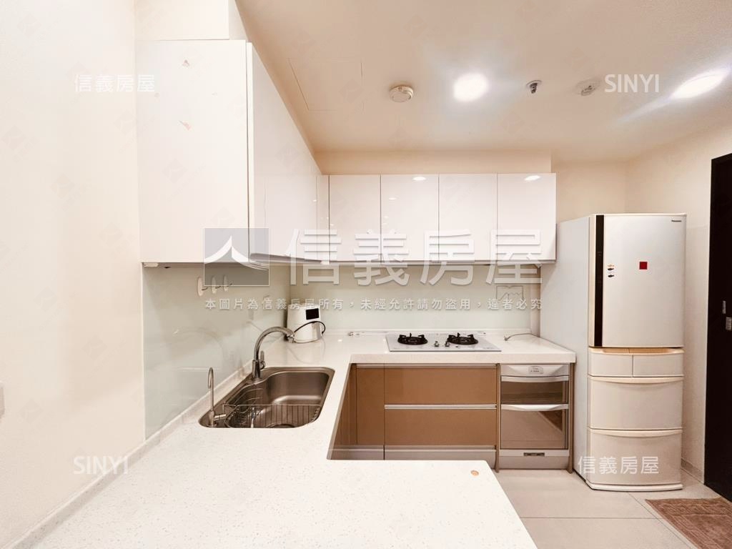 君泰面公園三房車位房屋室內格局與周邊環境