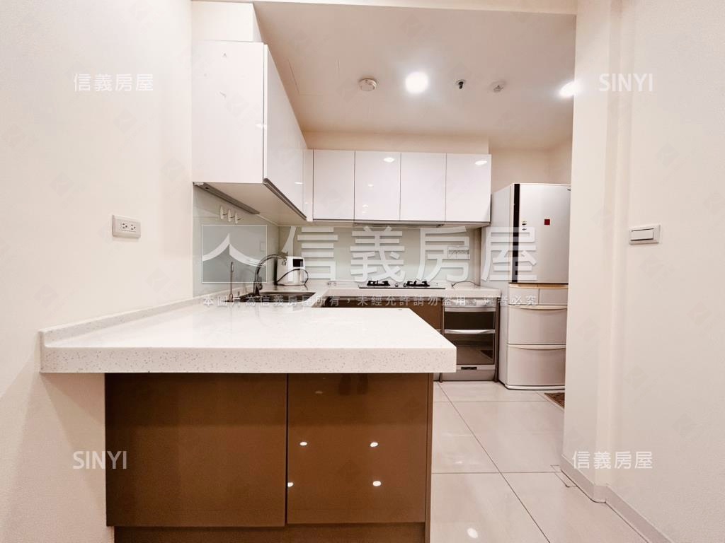 君泰面公園三房車位房屋室內格局與周邊環境