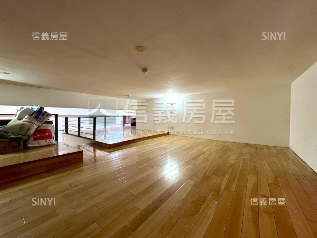 高工商圈２房休旅車位房屋室內格局與周邊環境