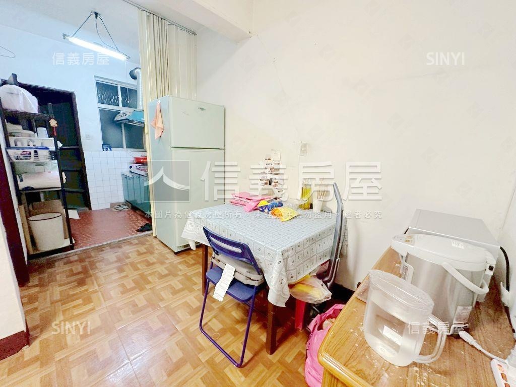 膝蓋救星方正明亮二樓房屋室內格局與周邊環境