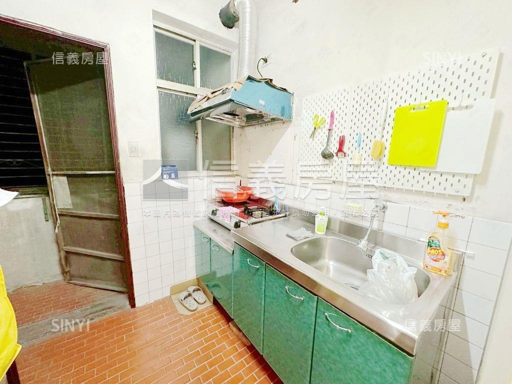 膝蓋救星方正明亮二樓房屋室內格局與周邊環境