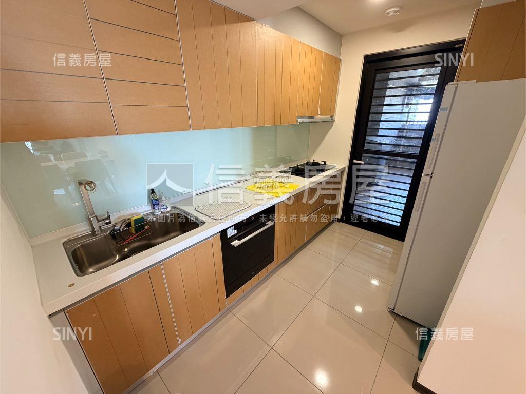長虹天韻四房平車房屋室內格局與周邊環境