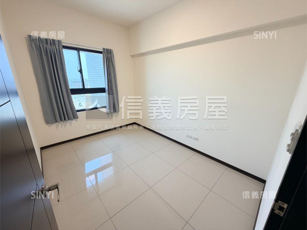 長虹天韻四房平車房屋室內格局與周邊環境