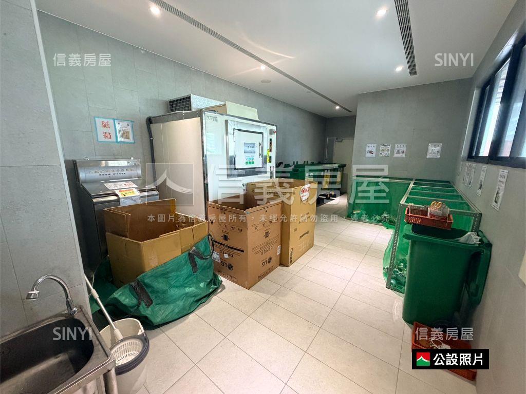 長虹天韻四房平車房屋室內格局與周邊環境