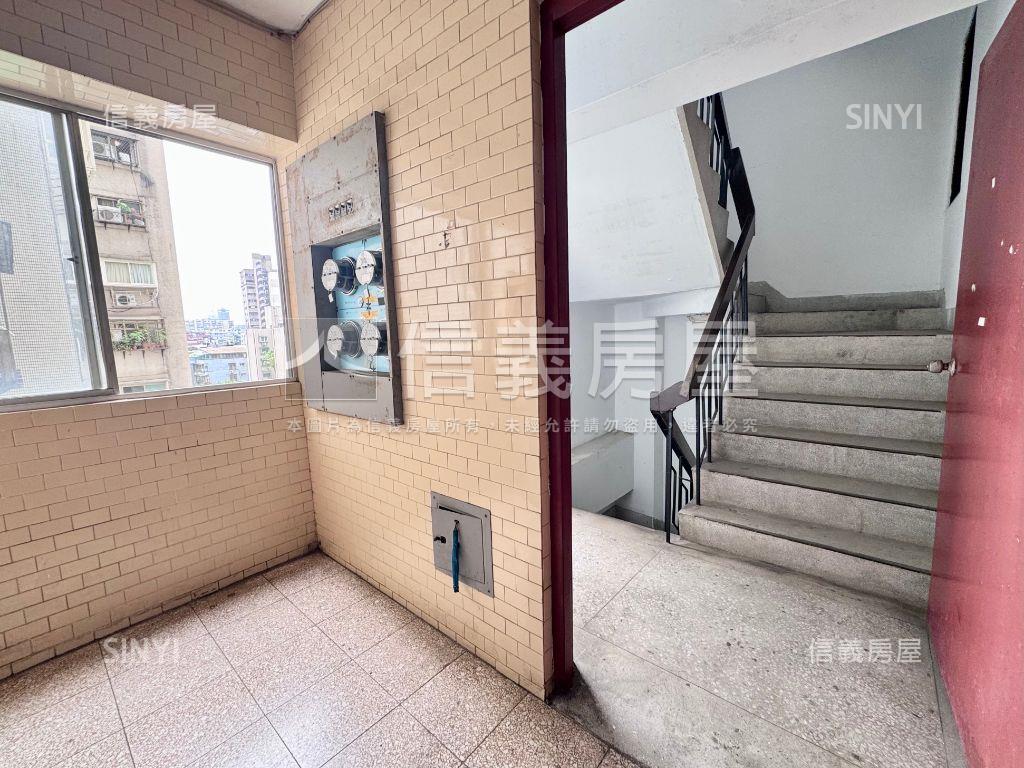 ＮＥＷ專任國館電梯３房房屋室內格局與周邊環境