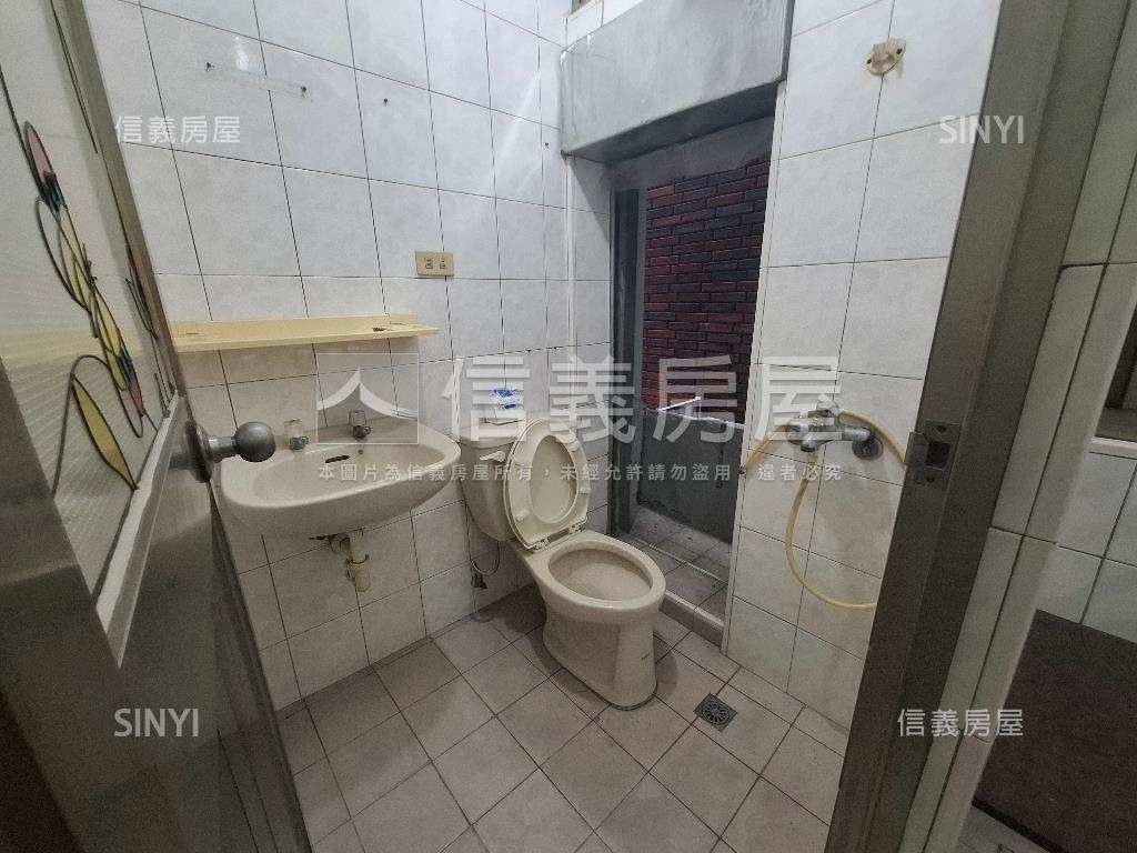 新堀江林森正路金透店房屋室內格局與周邊環境