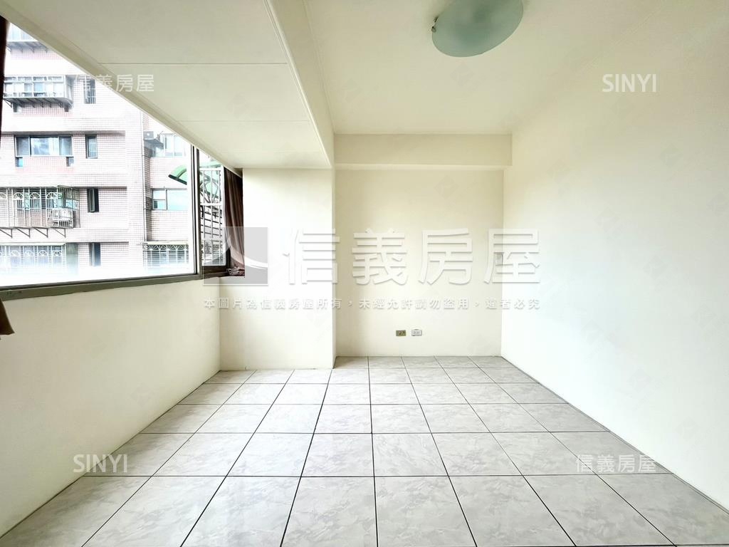 板橋京都景觀三房房屋室內格局與周邊環境