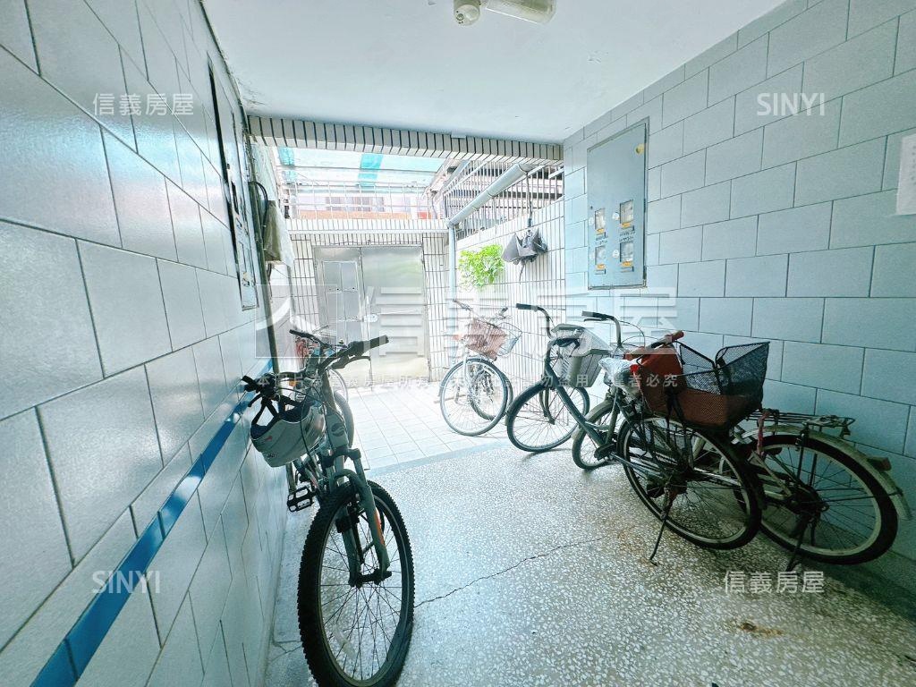 稀有近大安森林公園２樓房屋室內格局與周邊環境