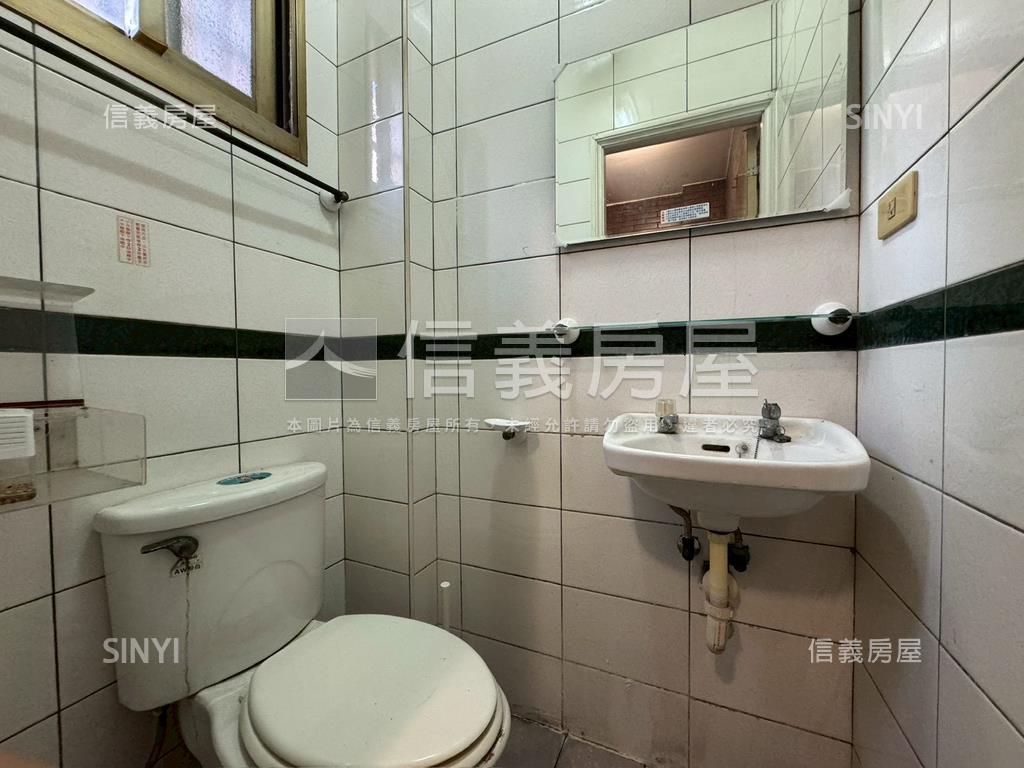 文山特區閃亮亮金店面房屋室內格局與周邊環境