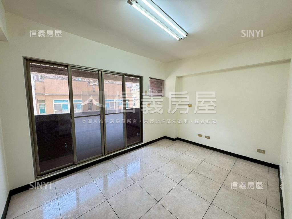 文山特區閃亮亮金店面房屋室內格局與周邊環境