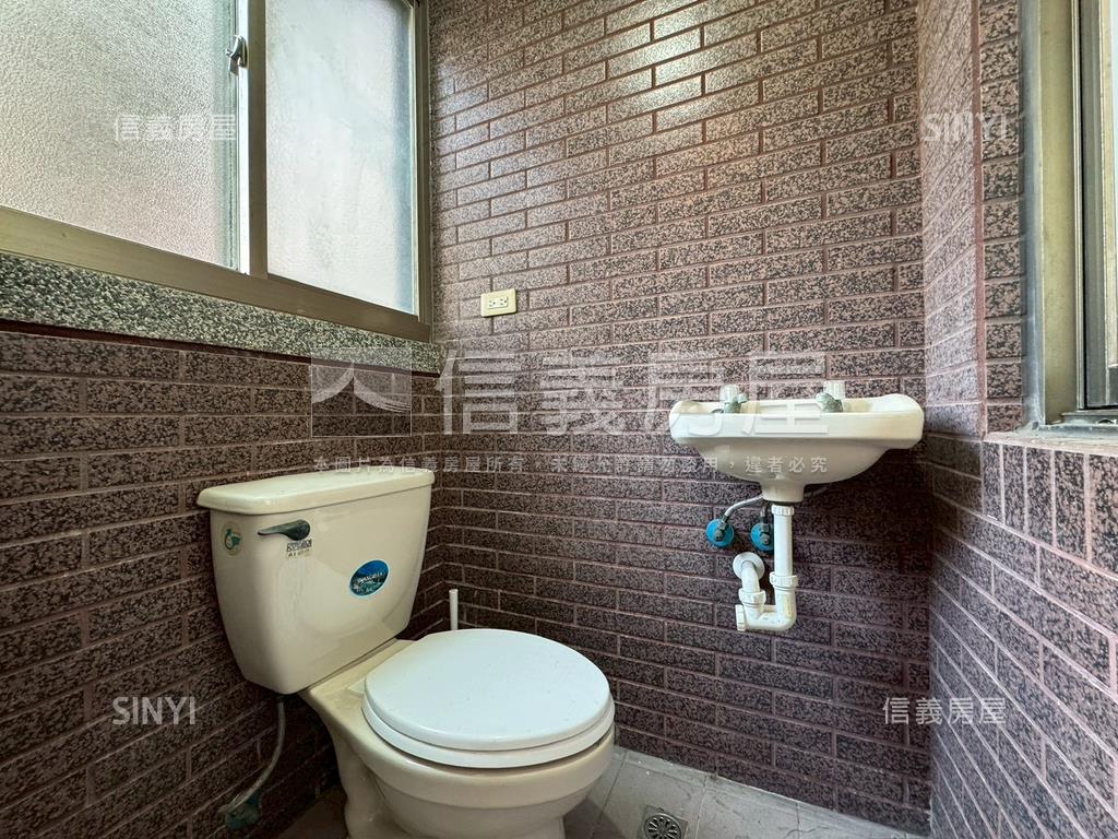 文山特區閃亮亮金店面房屋室內格局與周邊環境