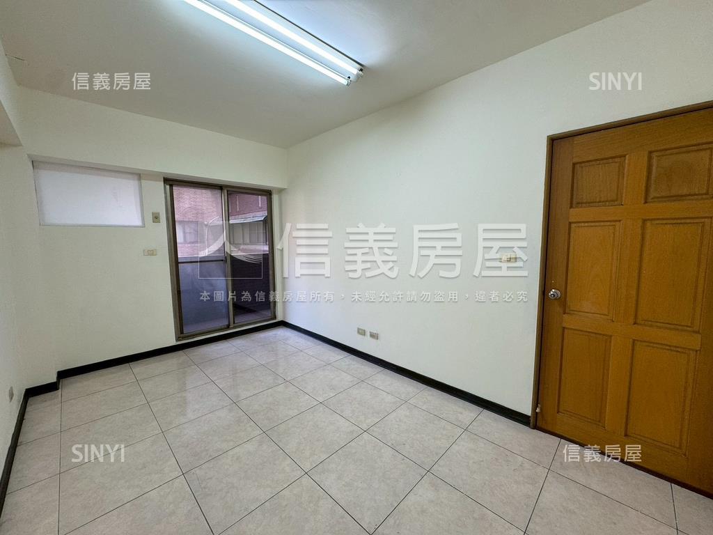 文山特區閃亮亮金店面房屋室內格局與周邊環境