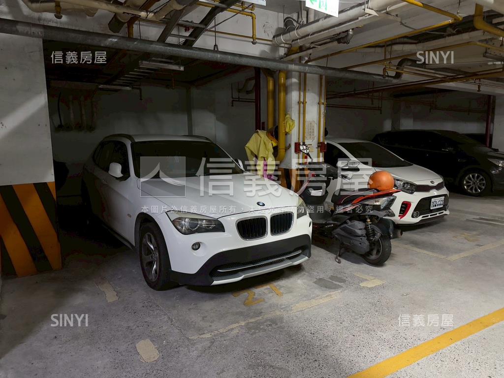 文山特區閃亮亮金店面房屋室內格局與周邊環境