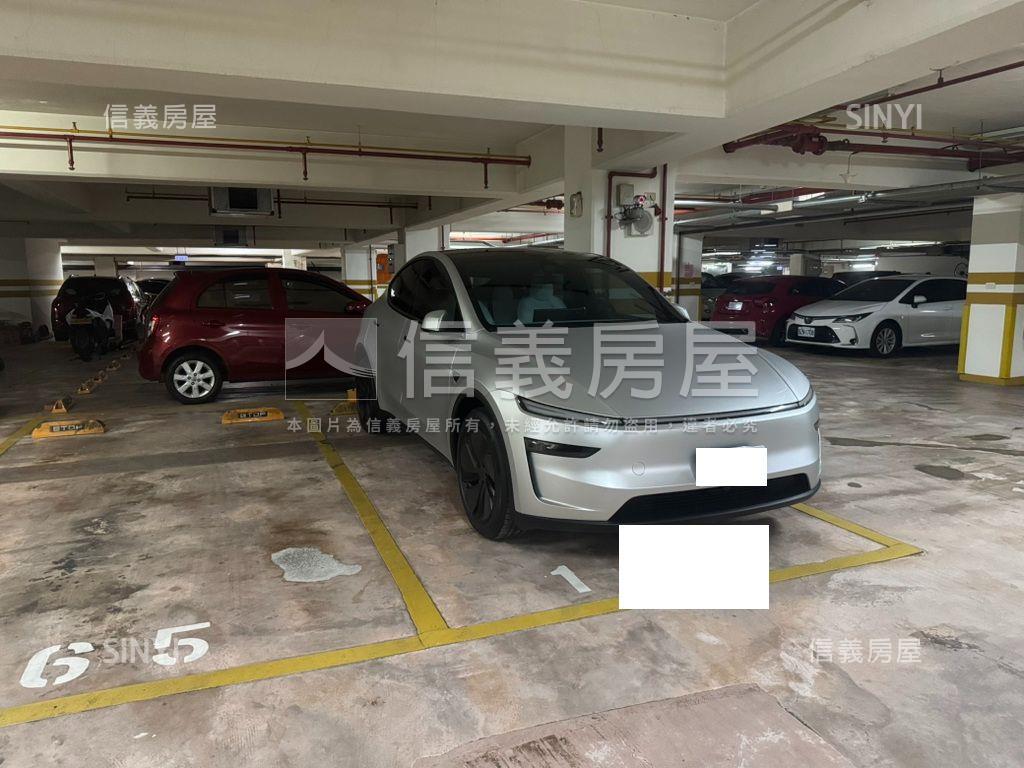 三軍總醫院旁稀有店面房屋室內格局與周邊環境