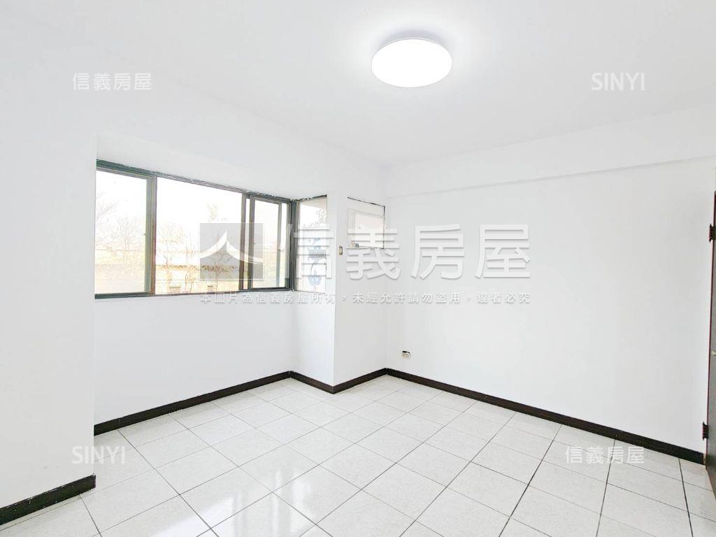 復興路稀有三層樓店附車位房屋室內格局與周邊環境