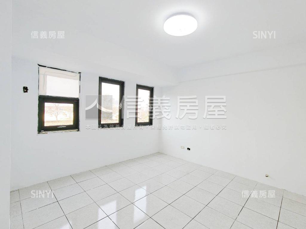 復興路稀有三層樓店附車位房屋室內格局與周邊環境